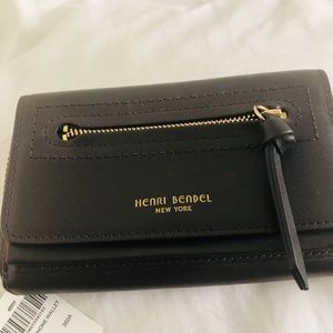 Henri bendel wallet never used